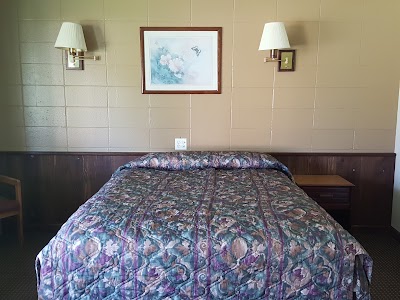 Photos of Spinning Wheel Motel