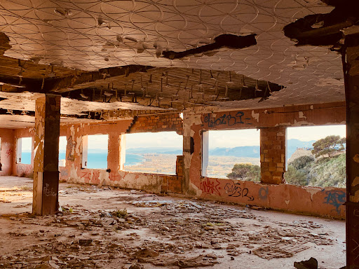 Ghost Hotel - Visual