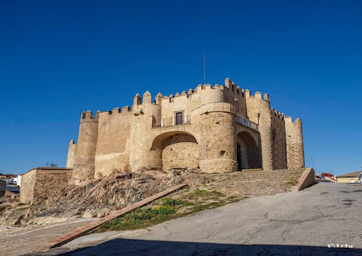 CASTILLO DE VALENCIA DEL VENTOSO - Thumbnail