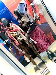 Photo n°19 de FAVORS! by Street One Cecil à Arras (Magasin de vêtements pour femmes)