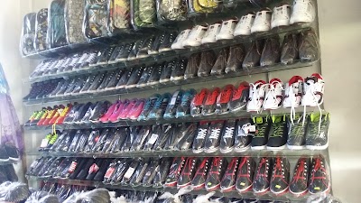 Photos of Gallery Me Distro