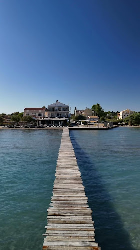 Petrakis BeachBar-Restaurant