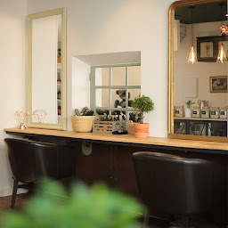 Photo n°21 de De mèche avec Vous à Les Sables-d'Olonne (Salon de coiffure)