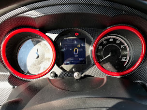 Photo n°28 de LIGIER STORE - CARS ALPESPROVENCE LA TOUR D'AIGUES - VOITURES SANS PERMIS LIGIER à La Tour-d'Aigues (Vendeur de voitures d'occasion)