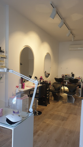 Carla Nairs & Hair Gallery - Spain