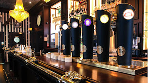 Photo n°3 de Au Bureau - Pub et Brasserie à Saint-Parres-aux-Tertres (Bar sportif)