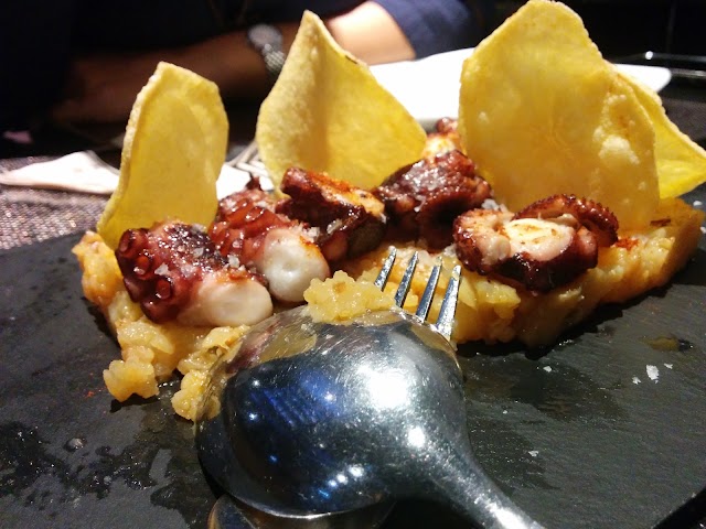 Lotelito rooms & bar