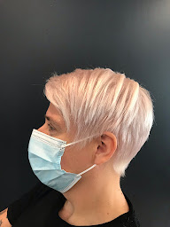 Photo n°7 de Ligne Droite | La suite - Mondial 98 à Montpellier (Salon de coiffure)