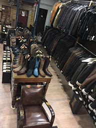 Photo n°25 de Magasin Cuirs Guignard La Rochelle à La Rochelle (Magasin de vêtements pour hommes)