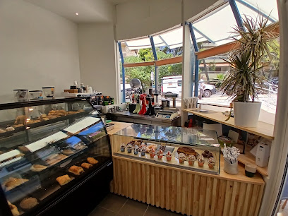 Αρτολιχουδιές/ Artolichoudies 86_88/ Round Coffee 86_88