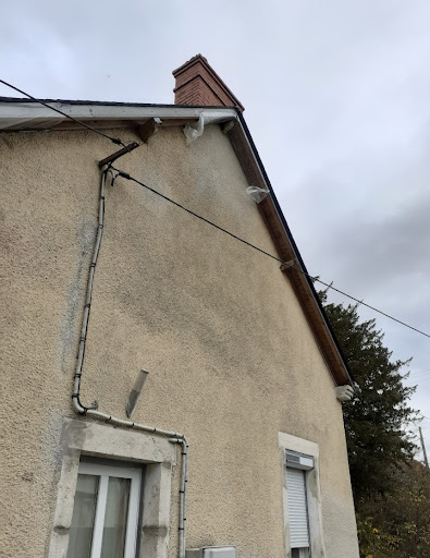 Photo de LB Rénovation - Couvreur zingueur en Creuse - Rénovation de toiture à Bussière-Dunoise (23320)