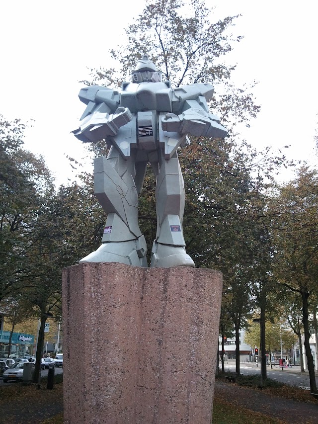 Gundam Statue
