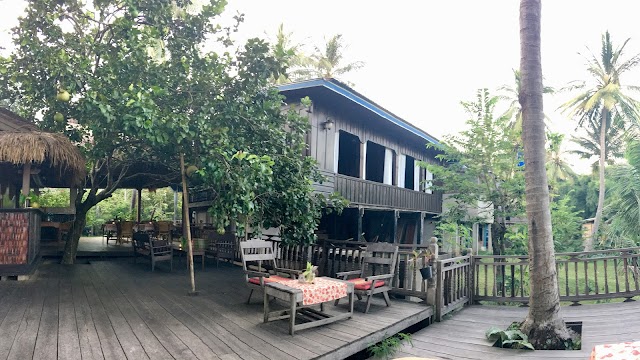 Pomelo Guesthouse & Restaurant