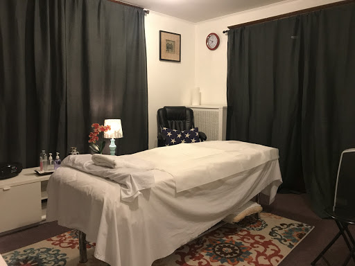 Nini's & Blue Lotus Spa - Thumbnail