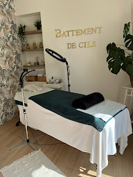 Photo n°1 de BATTEMENT DE CILS à Cosnac (Institut de beauté)