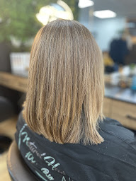 Photo n°15 de Naturelhair Saint Maur - Coiffeur et colorations végétales Bio à Saint-Maur-des-Fossés (Salon de coiffure)