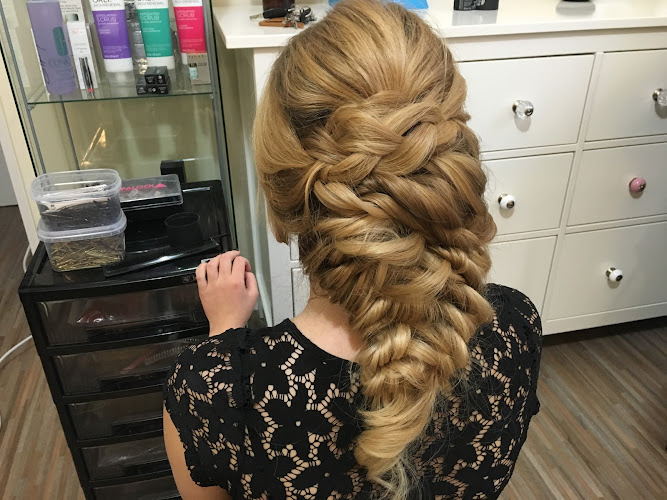 Hair with Make-up Thamara Nenninger