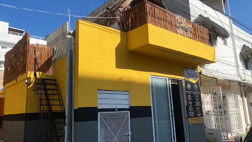 Street garage detailing