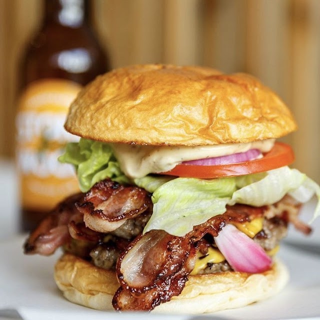 1090 Burger
