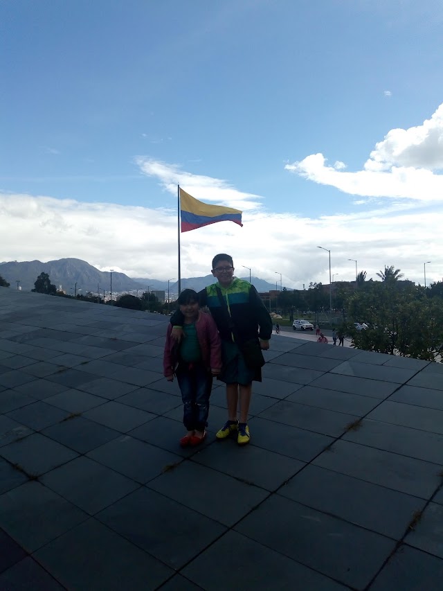 Monumento a los Heroes Caidos en Acción FF.AA.