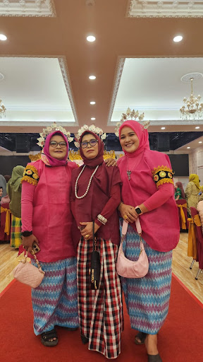 Fiannis Salon and Boutiq