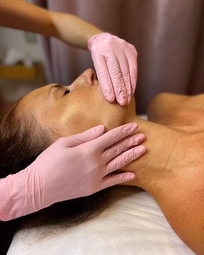 KAO Face Spa Justyna Kawalec-Czuchaj - Manualne terapie twarzy