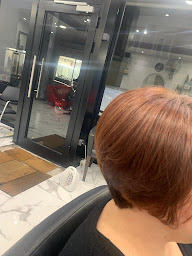 Photo n°7 de Étoiles Coiffeur à Saint-Ouen-sur-Seine (Salon de coiffure)