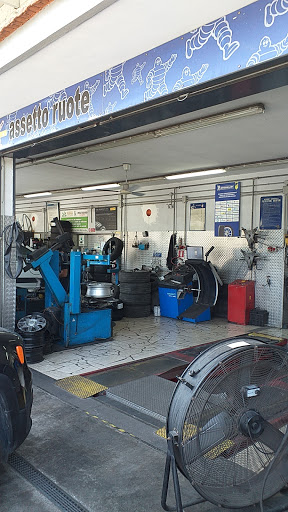 Mele Sosio Gommista - Mastro Michelin