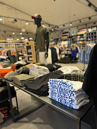 Photo n°30 de Destock Jeans SEQUEDIN à Sequedin (Magasin de vêtements pour femmes)