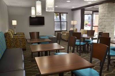 Days Inn & Suites by Wyndham Kinder