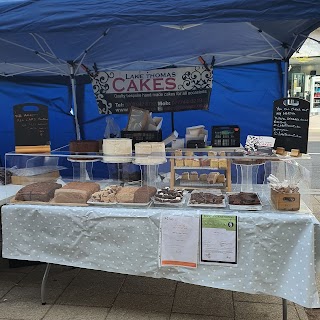 Lake Thomas Cakes