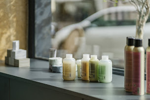 Photo n°11 de Studio Z - Coiffeur Strasbourg - Coloriste Mixte - Bourse Austerlitz à Strasbourg (Barbier)