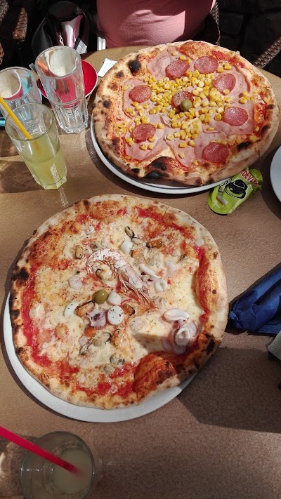 Photos of Pizzeria Shark