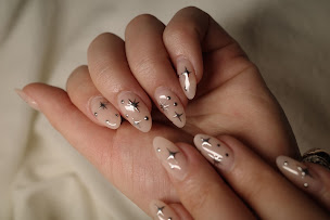 Photo n°22 de Nail Me à Paris (Salon de manucure)