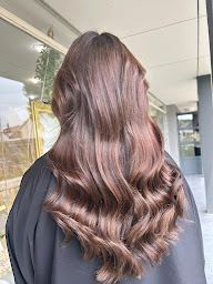 Photo n°23 de Chez Brigitte à Pontoise (Salon de coiffure)