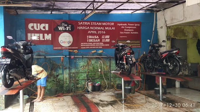 Satria Steam Motor & Helmet, Author: Bayu Pratama