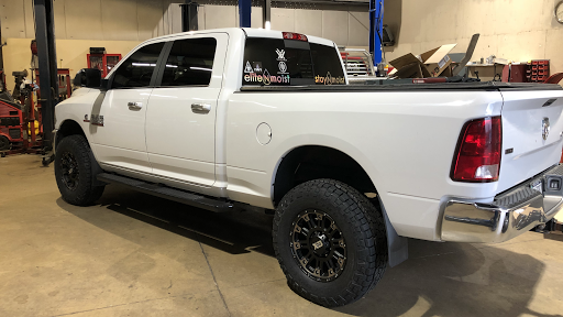 M & T Truck & Automotive Repair Gallery - United States