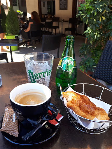 Le Nicea Café - Thumbnail