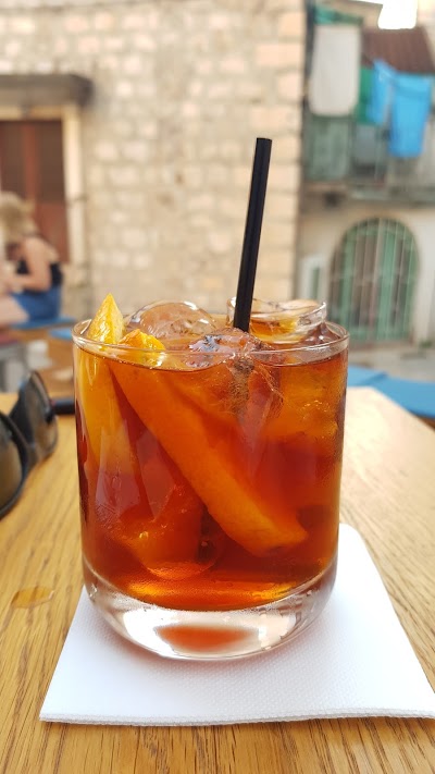 Photos of &Scaron;pina bar