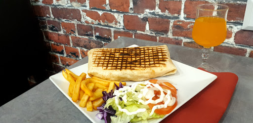 Photo 5 - Fast And grill