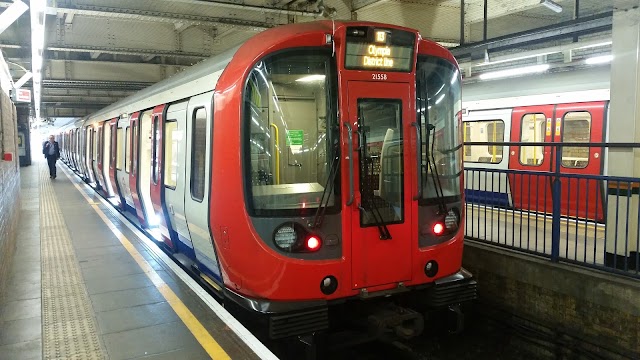 High Street Kensington Station
