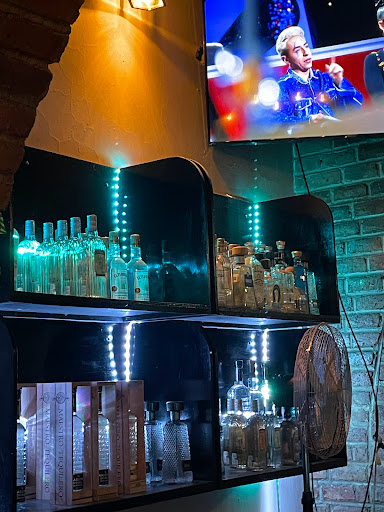 Los Arcos bar tequila - Thumbnail