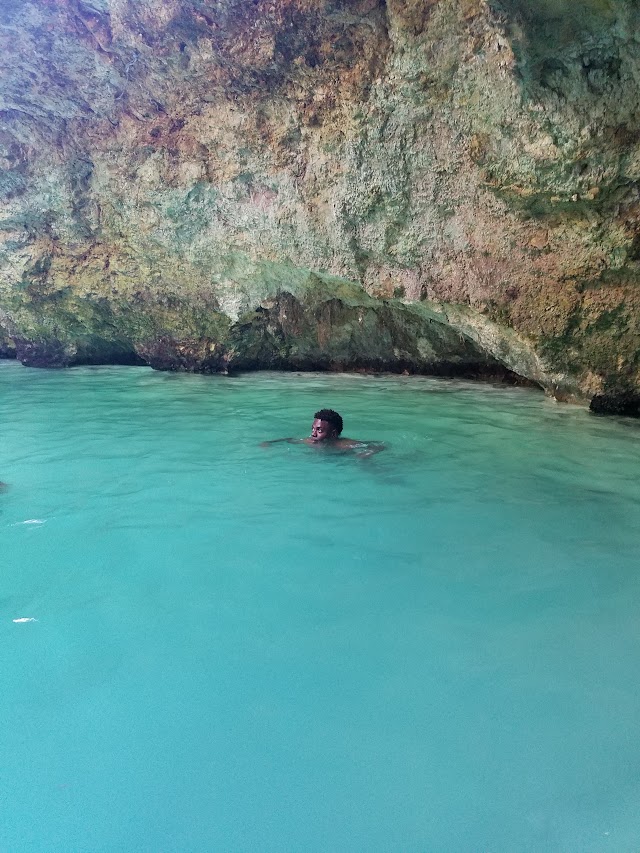 Blue Hole Mineral Spring | Jamaica