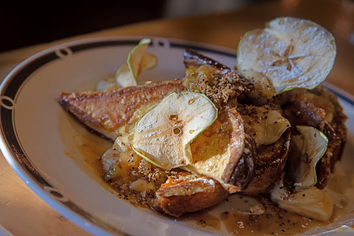 Walter's Dining Room by null