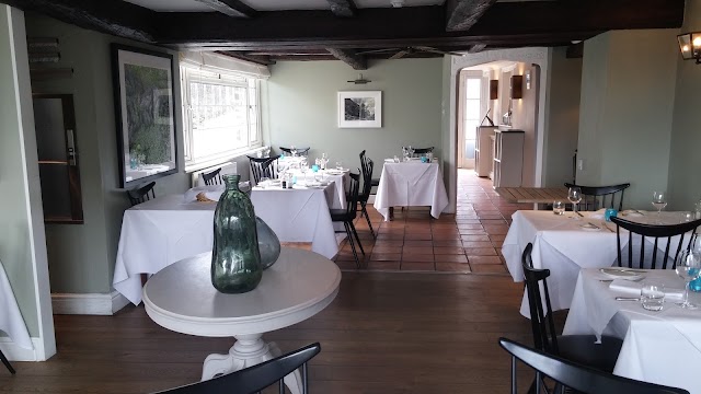 Lugger Hotel