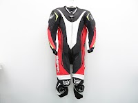 バイクウェア買取販売STST(ストスト)