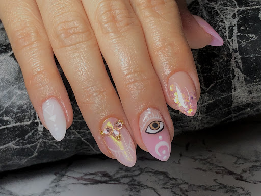 Emi's Nails - Visual