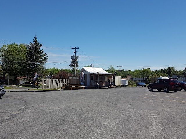 Collins Bay Flea Market