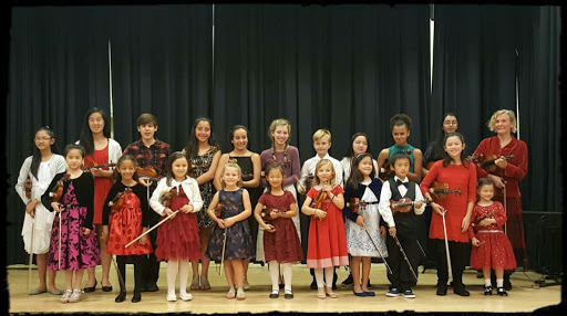 Violin Teacher Kasandra Klassy