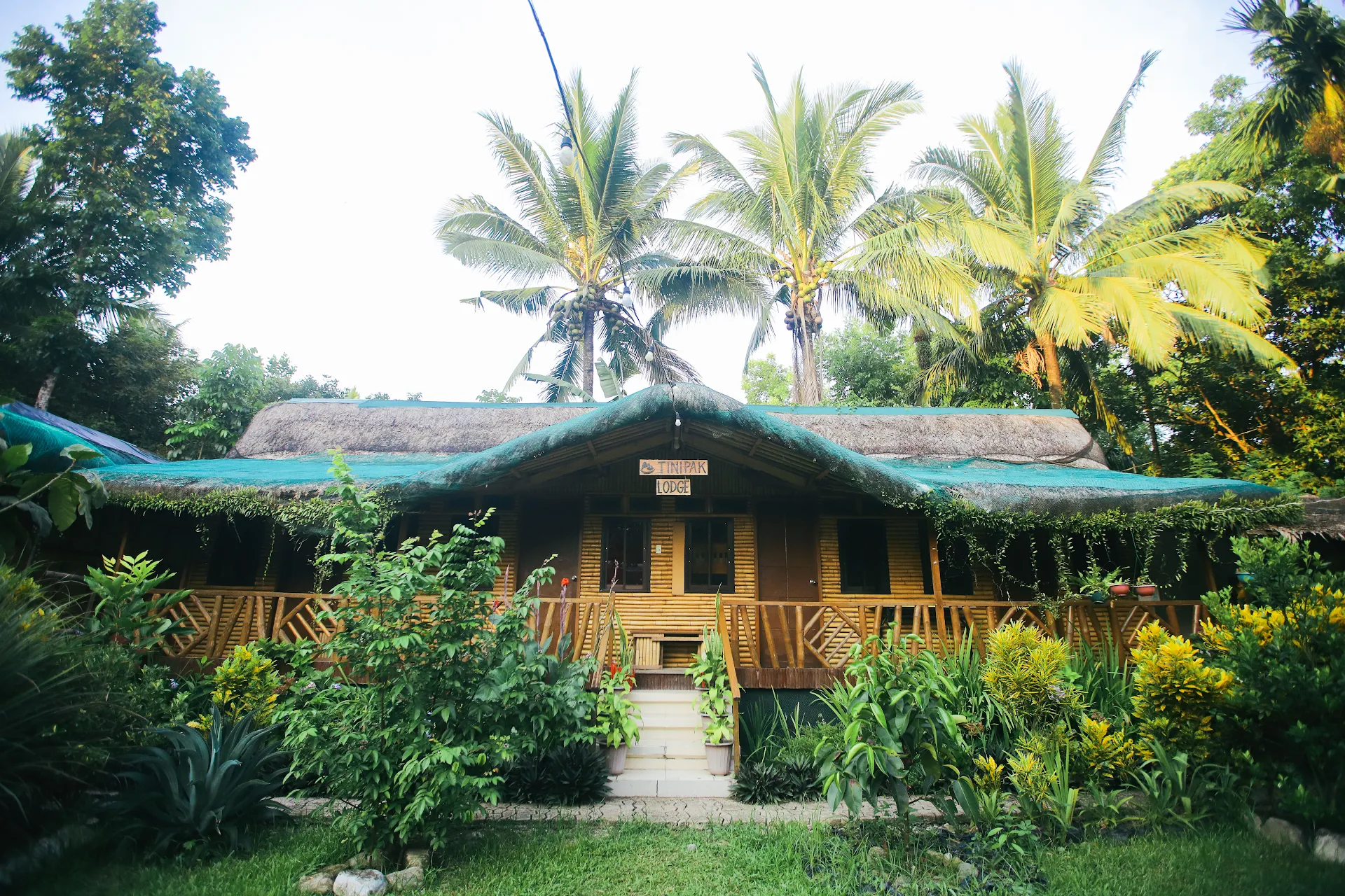 Tinipak Lodge and Restaurant